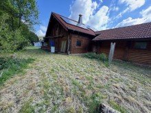IMG_8426 Fluthaus - Holz-Einfamilienhaus mit Doppelgarage im Dornr�schenschlaf
Solide Basis f�r Macher und Handwerker
