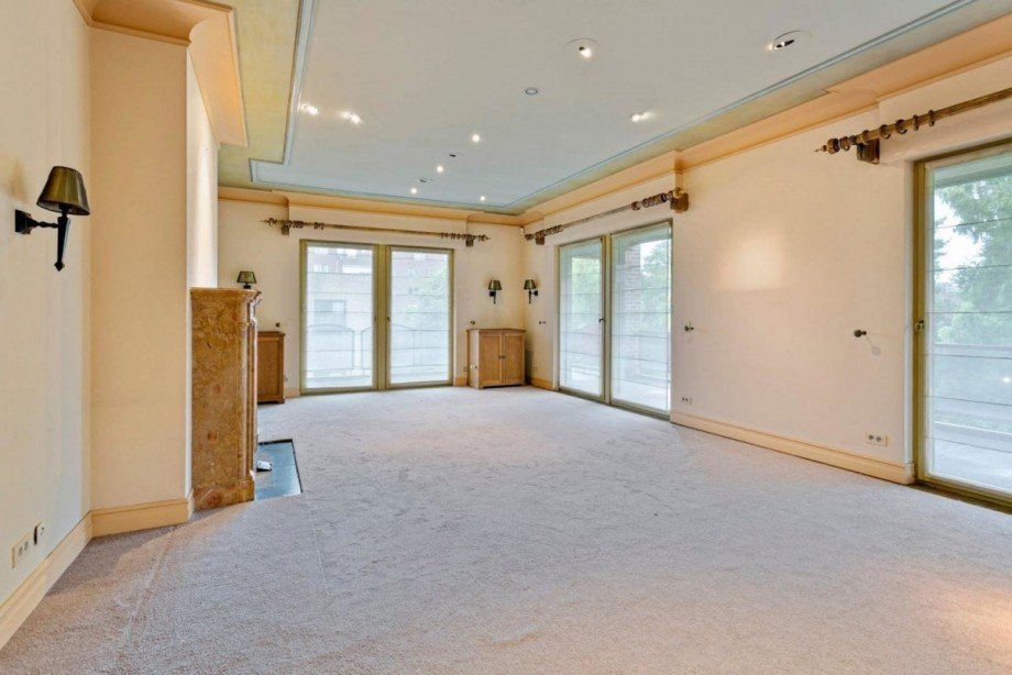 div. R�umlichkeit Penthousewohnung Maaseik