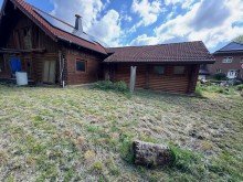 IMG_8425 Fluthaus - Holz-Einfamilienhaus mit Doppelgarage im Dornr�schenschlaf
Solide Basis f�r Macher und Handwerker