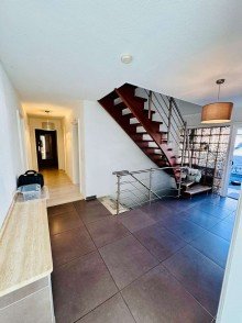 EG Diele Gro�z�giges Architekten Zweifamilienhaus mit spektakul�rer, unverbaubarer Fernsicht