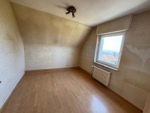 1.OG- Schlafzimmer 1 Freistehendes, renovierungsbed�rftiges Einfamilienhaus mit gro�z�gigem Grundst�ck im Dornr�schenschlaf