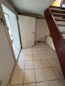 Keller (2) Freistehendes, renovierungsbed�rftiges Einfamilienhaus mit gro�z�gigem Grundst�ck im Dornr�schenschlaf