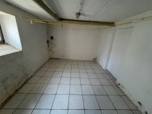 Keller (6) Freistehendes, renovierungsbed�rftiges Einfamilienhaus mit gro�z�gigem Grundst�ck im Dornr�schenschlaf