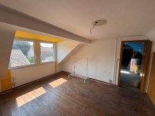 HH-DG Zimmer (2) Zwei H�user auf einem Grundst�ck mit Hof und gro�em Garten - mit Ausbau- & Entwicklungspotenzial