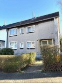 Hauptbild Zweifamilienhaus mit großem Grundstück und zusätzlichem Entwicklungspotenzial