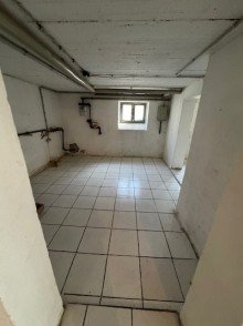 Keller (3) Freistehendes, renovierungsbed�rftiges Einfamilienhaus mit gro�z�gigem Grundst�ck im Dornr�schenschlaf