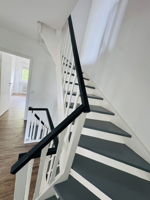 Treppe zum DG Reihenhaus Niederkassel / Rheidt