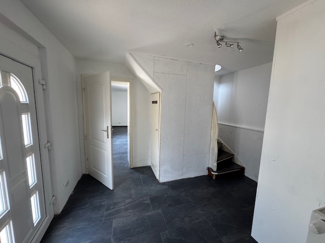 NH- Diele Zweifamilienhaus D�ren