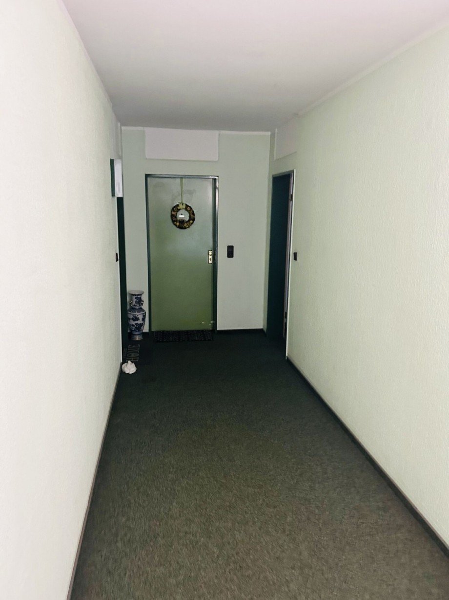 Etage- Flur Etagenwohnung Neuss / Holzheim