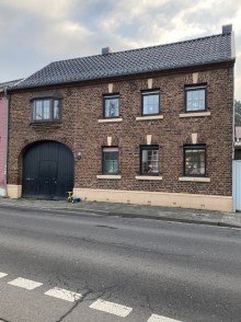 Aussen Ansicht Zwei H�user auf einem Grundst�ck mit Hof und gro�em Garten - mit Ausbau- & Entwicklungspotenzial