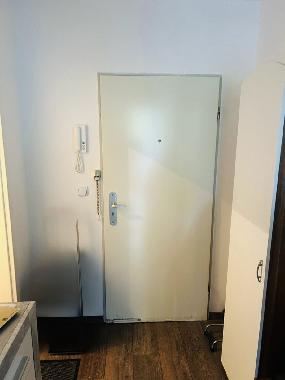Eingang-Diele Etagenwohnung Neuss / Holzheim