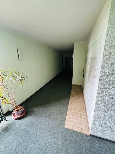 Etage-Flur Etagenwohnung Neuss / Holzheim