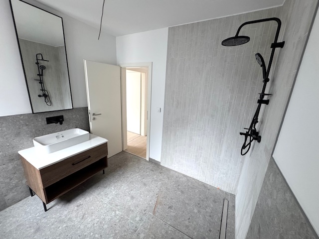 gr Badezimmer Doppelhaush�lfte Eschweiler
