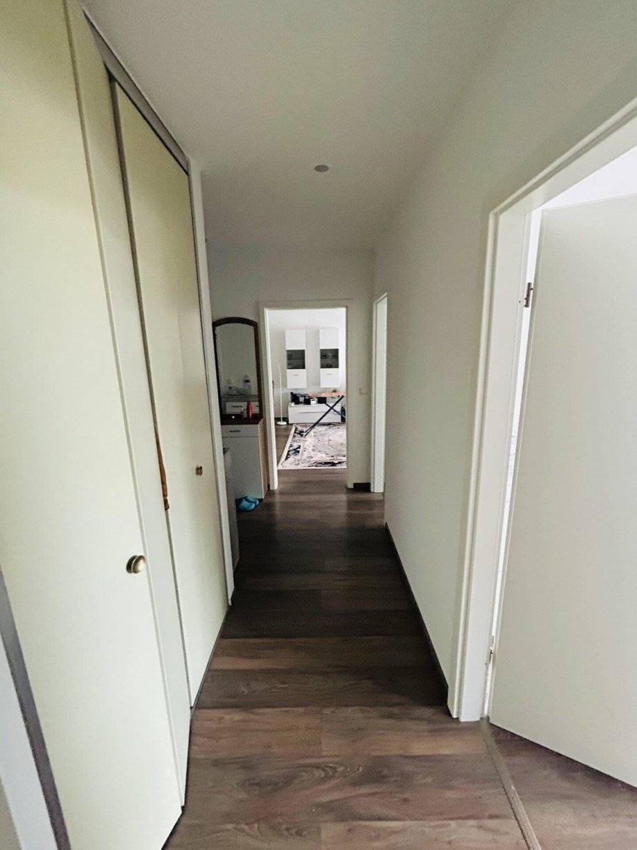 Flur (2) Etagenwohnung Neuss / Holzheim