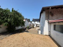 Gartenansicht (2) Zwei H�user auf einem Grundst�ck mit Hof und gro�em Garten - mit Ausbau- & Entwicklungspotenzial