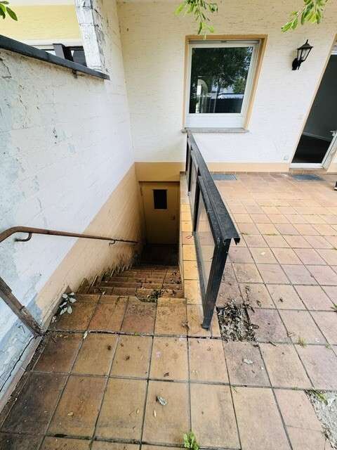 Garten Treppe zum Keller Reihenmittelhaus Niederkassel / Rheidt