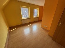 1.OG-Schlafzimmer 3 Freistehendes, renovierungsbed�rftiges Einfamilienhaus mit gro�z�gigem Grundst�ck im Dornr�schenschlaf