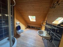 IMG_8419 Fluthaus - Holz-Einfamilienhaus mit Doppelgarage im Dornr�schenschlaf
Solide Basis f�r Macher und Handwerker