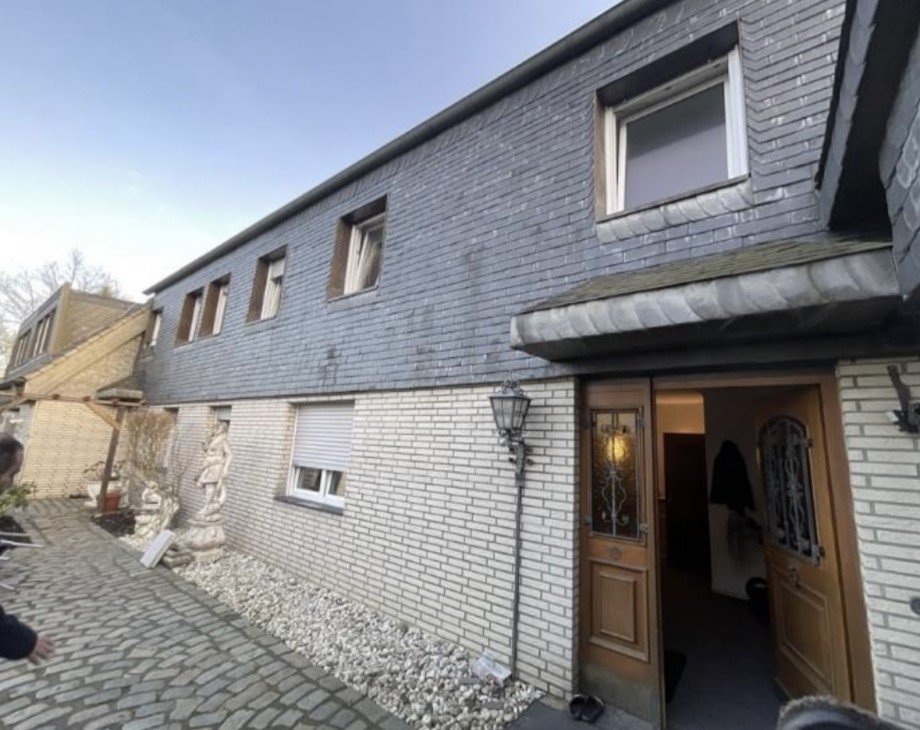 Seitenansicht Zweifamilienhaus Aachen-Eilendorf