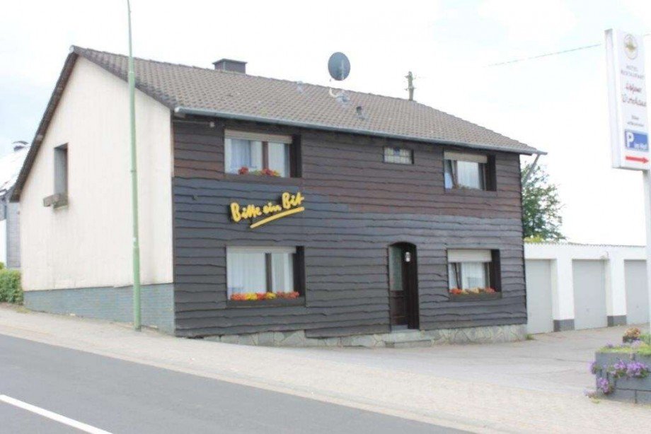 Ansicht vorne Nebenhaus No 90 Gastgewerbe Monschau / H�fen