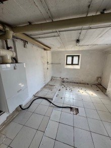 Keller-Wasch-Heizungsraum Freistehendes, renovierungsbed�rftiges Einfamilienhaus mit gro�z�gigem Grundst�ck im Dornr�schenschlaf