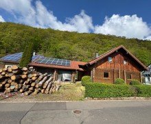 IMG_8392 Fluthaus - Holz-Einfamilienhaus mit Doppelgarage im Dornr�schenschlaf
Solide Basis f�r Macher und Handwerker