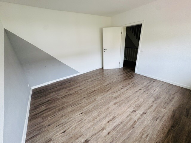 1.OG -Schlafzimmer l Reihenhaus Niederkassel / Rheidt