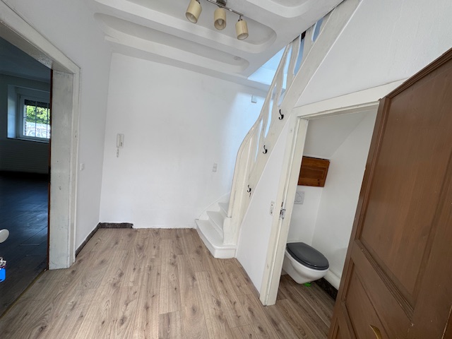 HH Flur Zweifamilienhaus D�ren