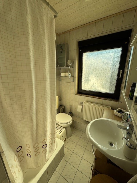 1.OG - Bad Reihenmittelhaus Stolberg (Rheinland) / Breinig