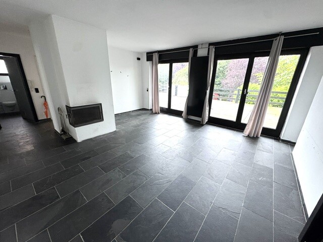 Wohnzimmer mit Kamin - Kopie Etagenwohnung Baesweiler