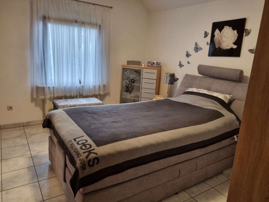 Whg 1 - Schlafzimmer Mehrfamilienhaus Monschau / Konzen