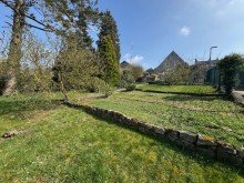 Garten (4) Freistehendes, renovierungsbed�rftiges Einfamilienhaus mit gro�z�gigem Grundst�ck im Dornr�schenschlaf