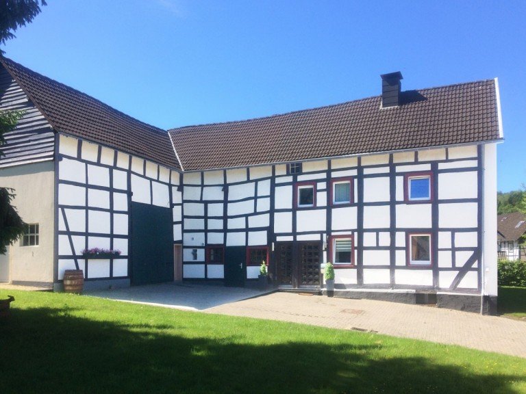 Haus 1 Simmerath Haus ***RESERVIERT***Romantische Hofanlage - wohnen wo andere Urlaub machen !!!