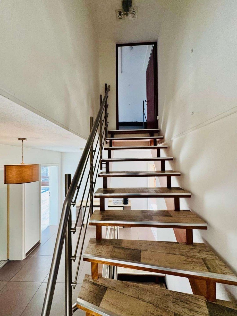 Treppe zur evtl sep. DG Wohnung Zweifamilienhaus Langerwehe